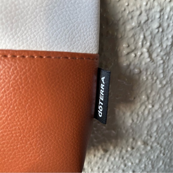 doTERRA Cross Body Adjustable Bag Purse  Blue White Brown Color Block NEW - Picture 8 of 11